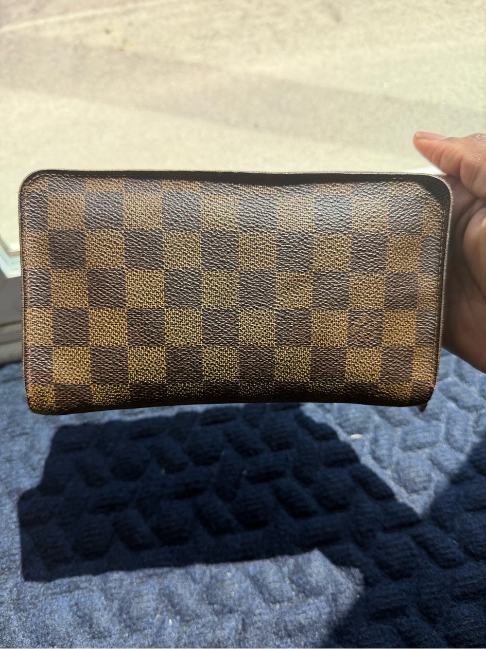LOUIS VUITTON Damier Ebene
Zippy Long Wallet
Authentic